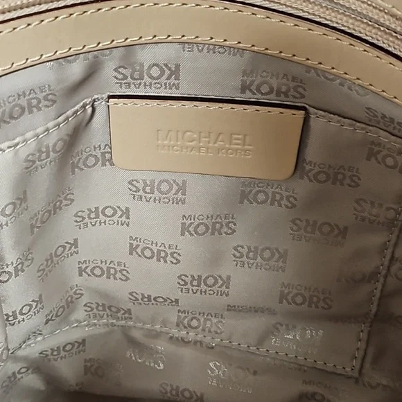 Michael Kors Pursue - Picture 4 of 11